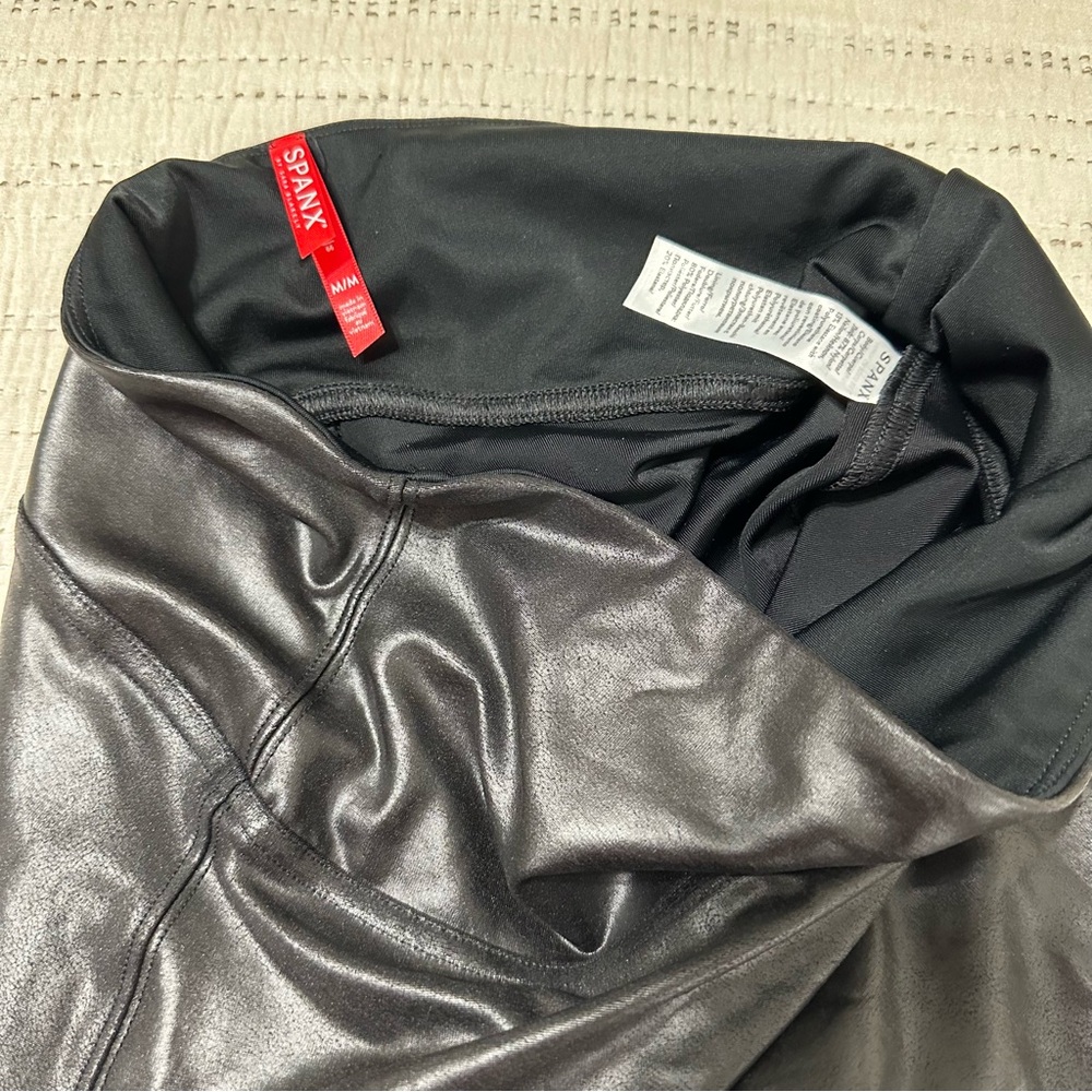 SPANX Shiny Metallic Leggings - Picture 3 of 5